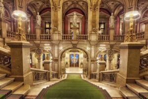 STATE OPERA - PRIVATE guided tour (tickets included) - Starting at Opernring 2: where the tour gets you oriented fast