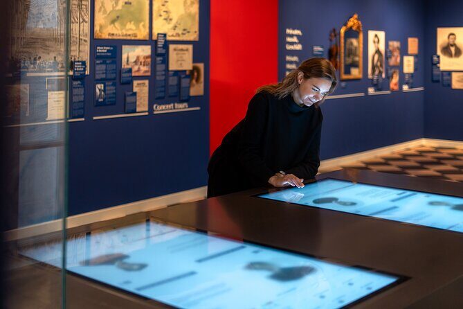 Strauss Exhibition incl. LED Concert Show / Coffee + Strauss Cake - Logistics that matter in real life: tickets, timing, and headphones