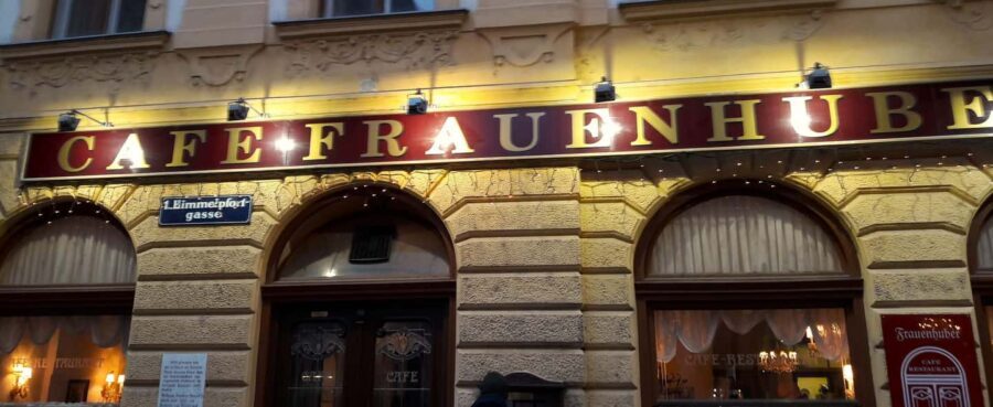 The unknown Vienna City- a guided walking tour in 3 hours - Re-catholization traces: history written into buildings