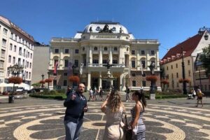 Trip from Vienna: Visit Bratislava - transport, lunch and guided tour included - Getting there: Vienna Hauptbahnhof to Most SNP by 10:20