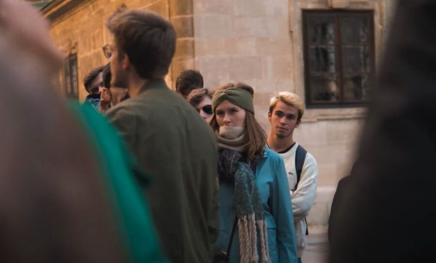 Vienna: 2-Hour Historical Crimes Guided Walking Tour - Meeting at Helmut Zilk Square and walking into a crime story