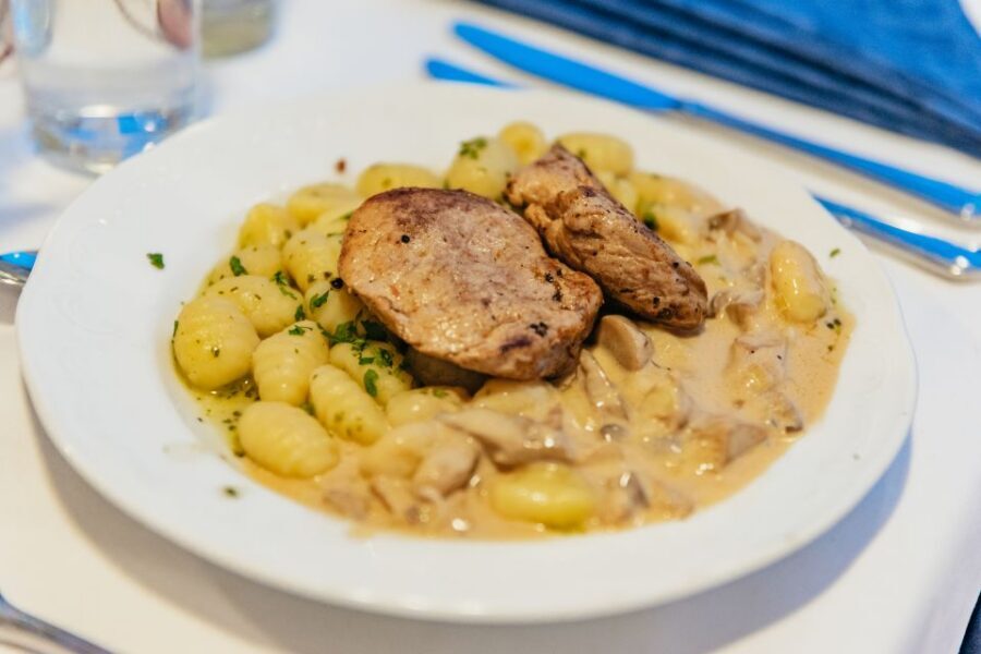 Vienna: 3-Course Evening Dinner Cruise - Should you book this Vienna 3-course evening dinner cruise?