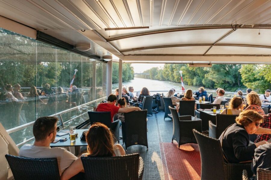 Vienna: 3-Course Evening Dinner Cruise - Route and views: illuminated Vienna, then canal reality