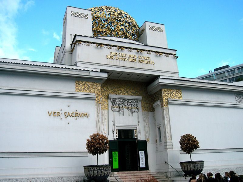 Vienna Art Nouveau Walking Tour - Kettenbrücke station and the metro ride: where design earns attention