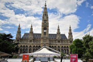 Vienna at First Glance a Private Walking Tour for First Timers - Upper Belvedere Palace: the Belvedere Hill panorama first