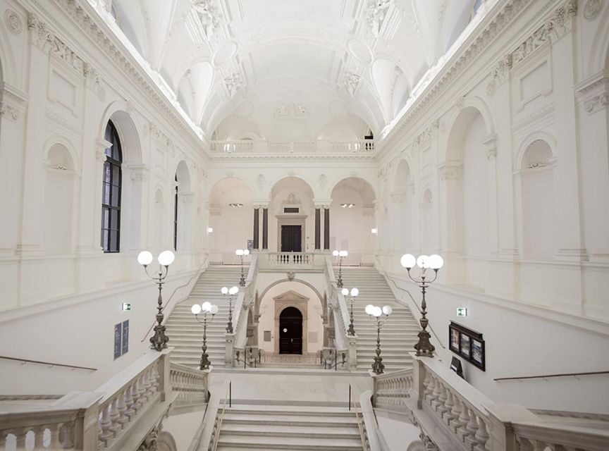 VIENNA AT NIGHT: Photo Tour of the Most Beautiful Buildings - What Happens During 2.5 Hours of Vienna at Night Photography