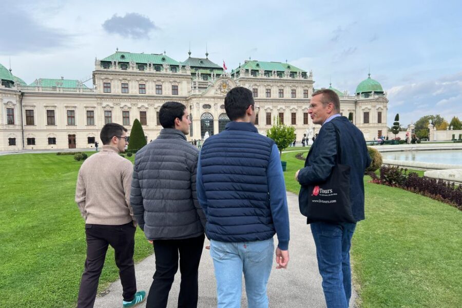 Vienna: Belvedere & The Best of Gustav Klimt Private Tour - Klimt and the art timeline: The Kiss plus Viennese modernists and French Impressionists