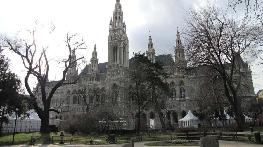 Vienna: Best of Vienna in 2 Hours with a Local - Ringstrasse landmarks: City Hall and Parliament in one central loop