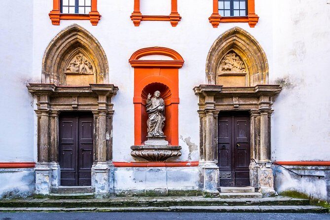 Vienna-Budapest One-Way Sightseeing Transfer - Comfort and luggage: good for a “travel day” mindset