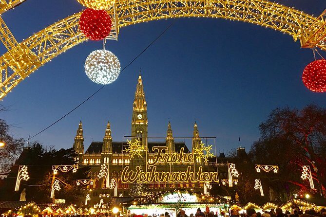 Vienna Christmas Tour - Starting at Graben 13: Chandeliers, Classics, and an Easy Meet-Up