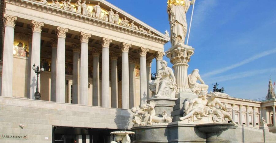 Vienna: City Center Guided Walking Tour - Starting at Maria-Theresien-Platz: how the tour sets you up