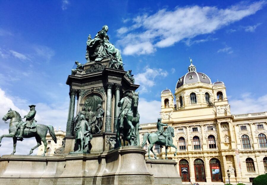 Vienna: City Center Guided Walking Tour - Beethoven’s Eroica connection: State Opera area and Lobkowitz Palace