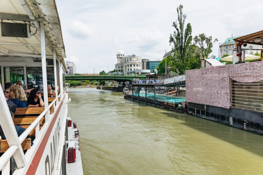 Vienna: City Cruise with Optional Lunch - From Schwedenplatz to the Danube Canal Loop: your Vienna views without the long detour