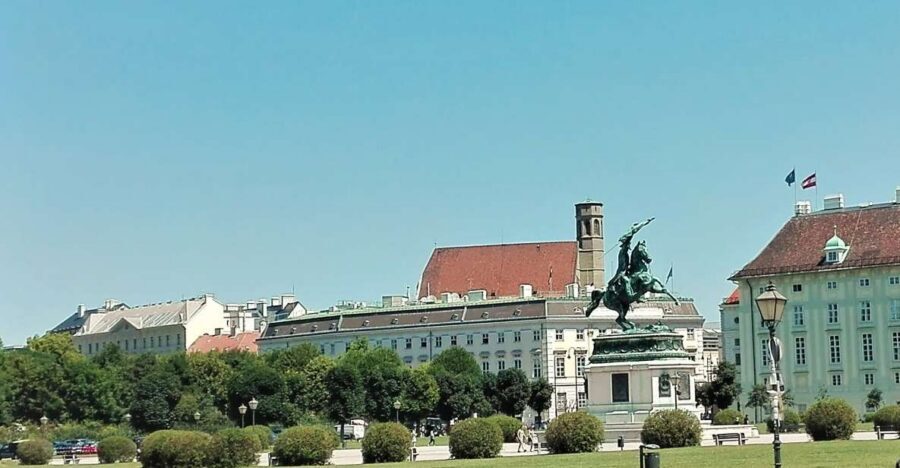 Vienna: City Highlights Guided Walking Tour & Old Town - Key things I’d zero in on