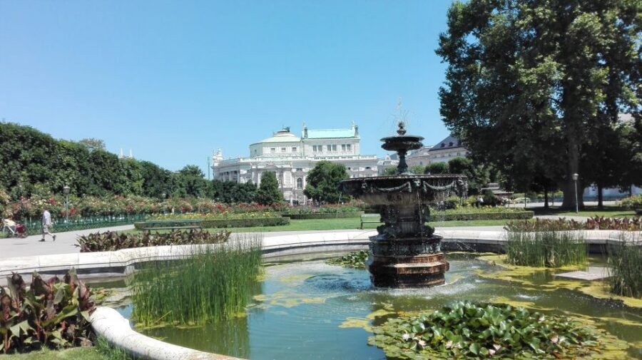 Vienna: City Highlights Guided Walking Tour & Old Town - Price and logistics: what $25 buys you (and what it won’t)