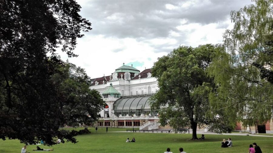 Vienna: City Highlights Guided Walking Tour & Old Town - Where you meet: two easy starting points in the center