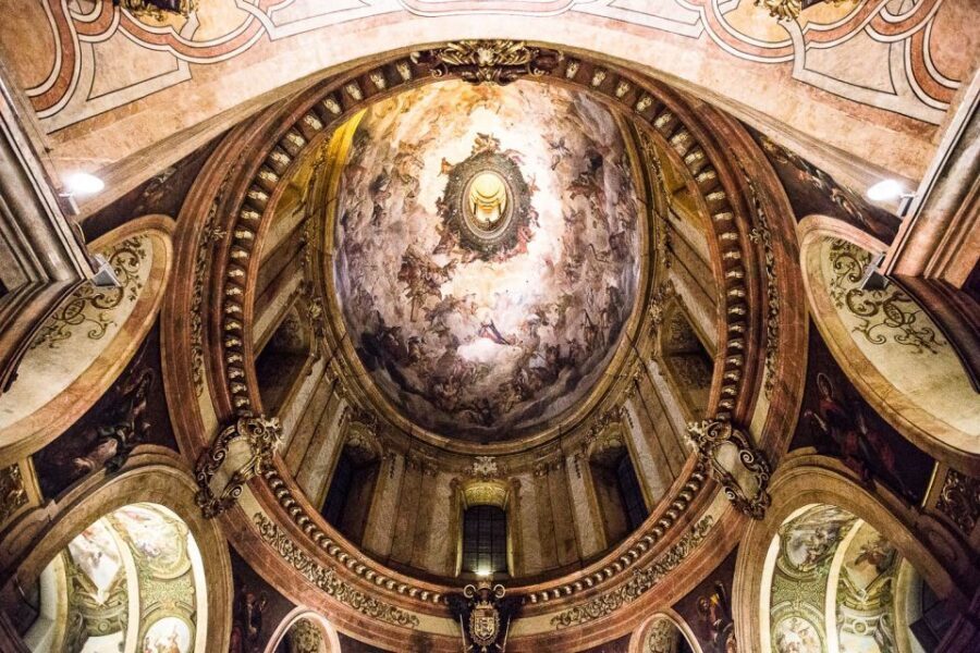 Vienna: Classic Ensemble Vienna in St. Peter's Church Ticket - Seating reality: getting great views without suffering too much