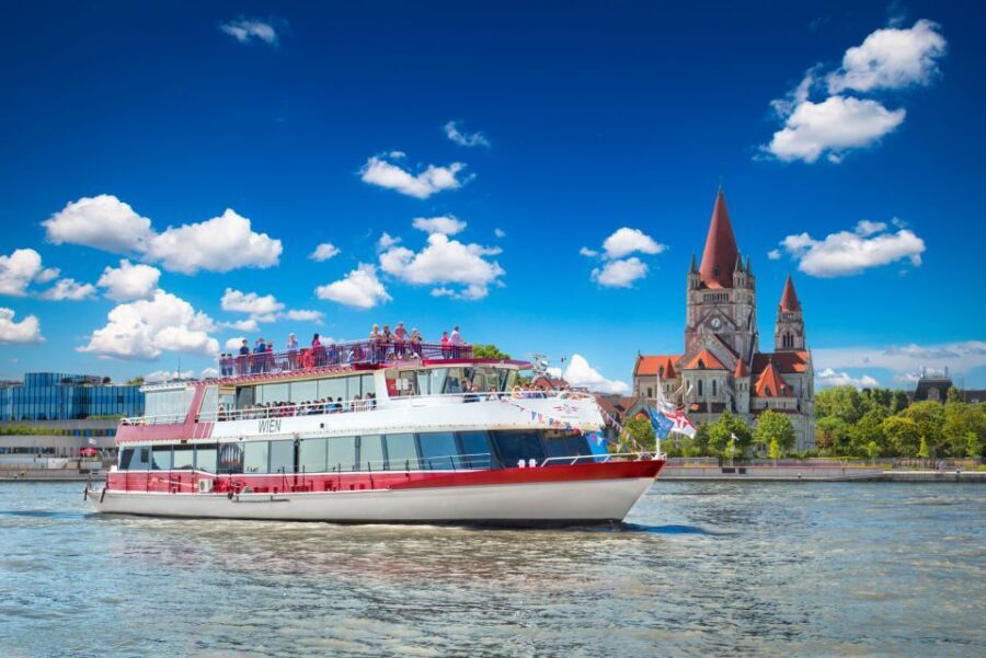 Vienna: Danube River Cruise w/ optional Viennese Specialties - Service and comfort: what keeps the vibe calm