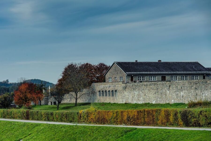 Vienna: Day Trip to Mauthausen Concentration Camp Memorial - Lunch Break: Plan for Basic Food and Extra Flexibility