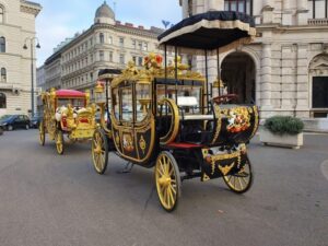 Vienna: Electric-Imperial Carriage Sightseeing Tour - The 60-minute Platinum route: passing the sights in smart order