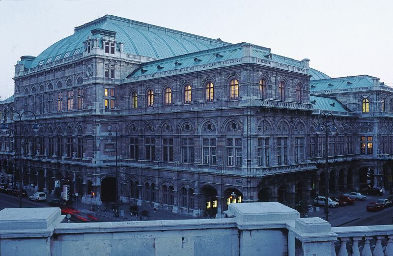 Vienna: Full-Day Private Tour including Schönbrunn Palace - Ringstraße first: the fastest way to understand imperial Vienna