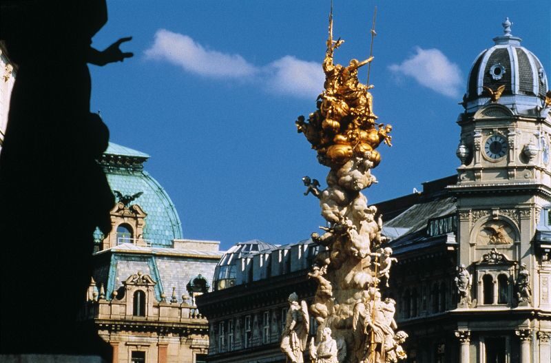Vienna: Full-Day Private Tour including Schönbrunn Palace - Lunch stop: plan for food, not just breaks
