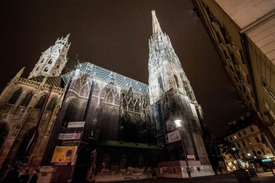 Vienna: Ghosts and Legends Guided Nighttime Walking Tour - Start Points Near the Palace District: Burgring 5 vs. In der Burg 1
