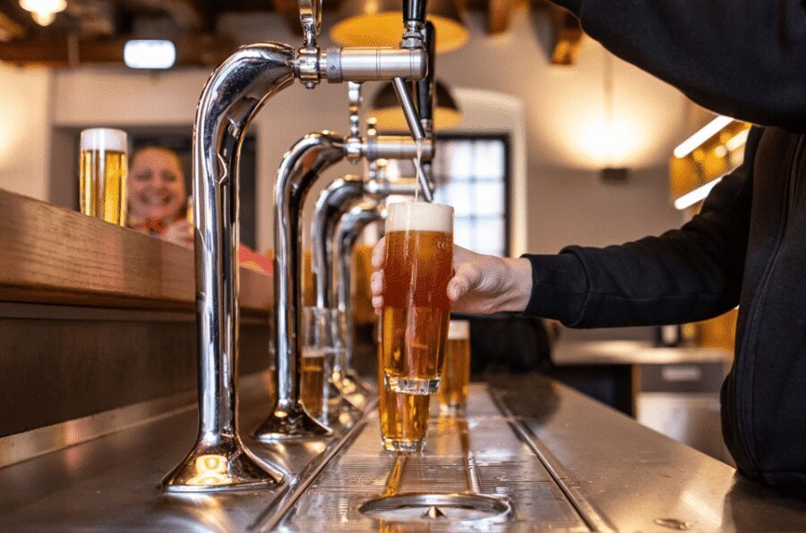 Vienna: Guided tour of the Ottakringer brewery - The 1.5-hour route: from brewhouse to bottling
