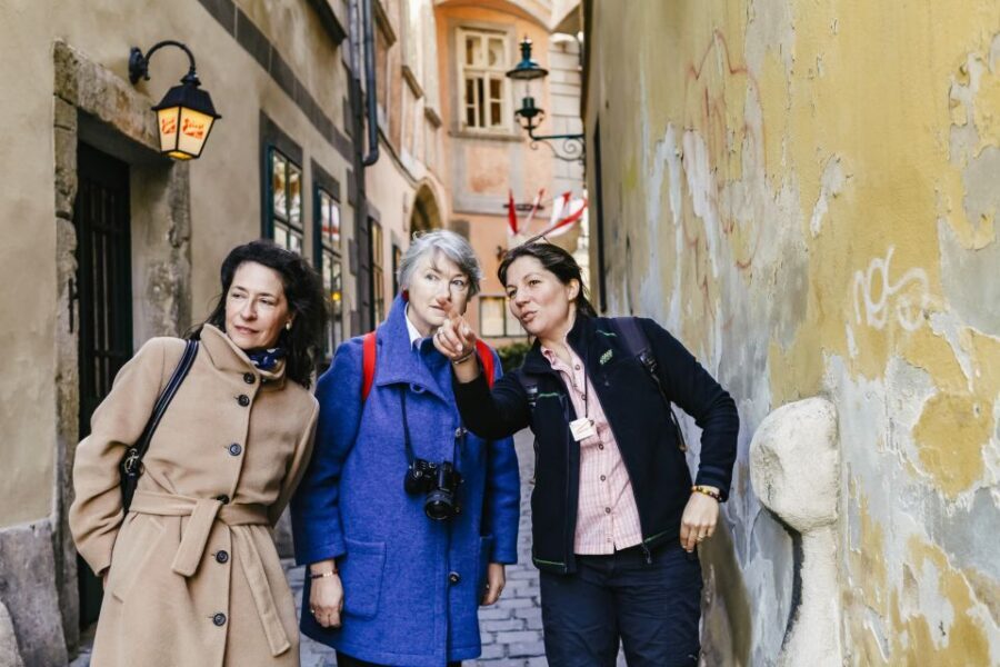 Vienna: Guided Walking Tour of City Center Highlights - Spanish Riding School: Lipizzaner training as a living tradition
