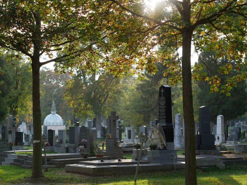 Vienna: Guided Walking Tour of the Central Cemetery - St. Karl Borromäus Church: Art Nouveau in a Cemetery Setting