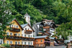 Vienna: Hallstatt & Alpine Peaks Day Trip with Skywalk Lift - Pickup vs meet at Albertinaplatz: getting on the right ride