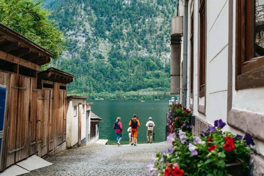 Vienna: Hallstatt & Alpine Peaks Day Trip with Skywalk Lift - Schloss Ort and the wedding bridge: the castle stop for serious photo value