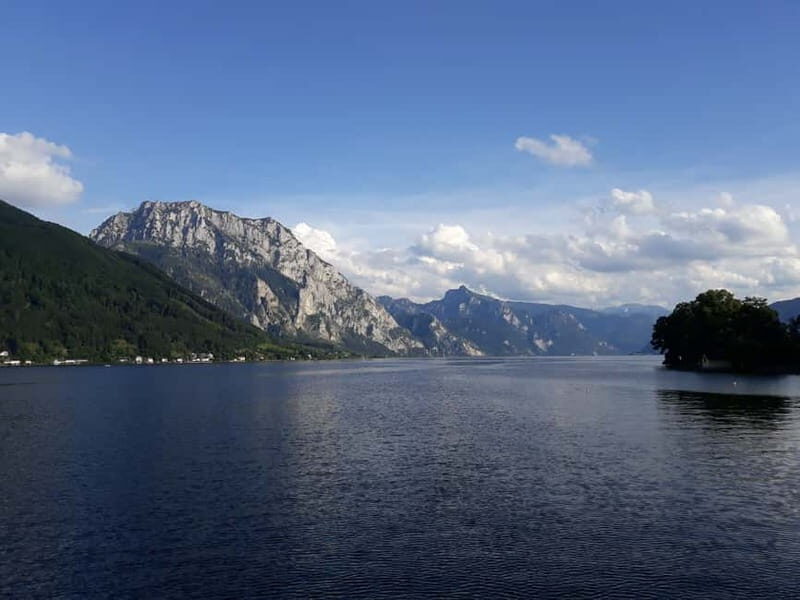 Vienna: Hallstatt, Salzburg, Melk, Alps & Lakes Day Trip - Meeting in Vienna: where to start and how to stay oriented