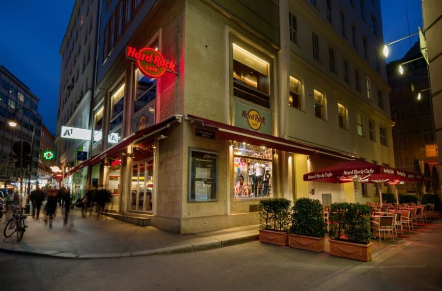 Vienna: Hard Rock Cafe with Set Menu for Lunch or Dinner - Key Things I’d Block Time For