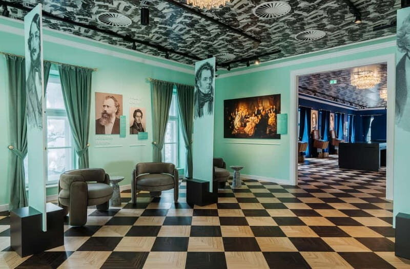 Vienna: House of Strauss Museum Ticket & Experience - The Original Concert Hall Finale: Johann Strauss Jr. in Music, Light, and Projection