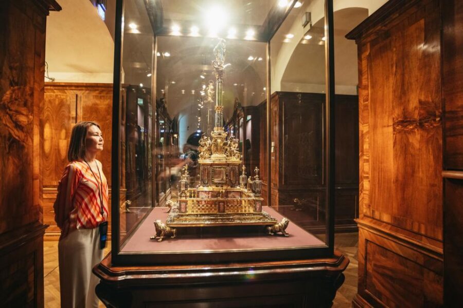 Vienna: Imperial Treasury in the Hofburg Palace - Empress Elisabeth Jewelry: When Court Wealth Gets Personal