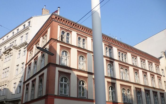 Vienna: Jewish Life in Leopoldstadt 2-Hour Walking Tour - Jewish life today in Vienna: the story isn’t frozen