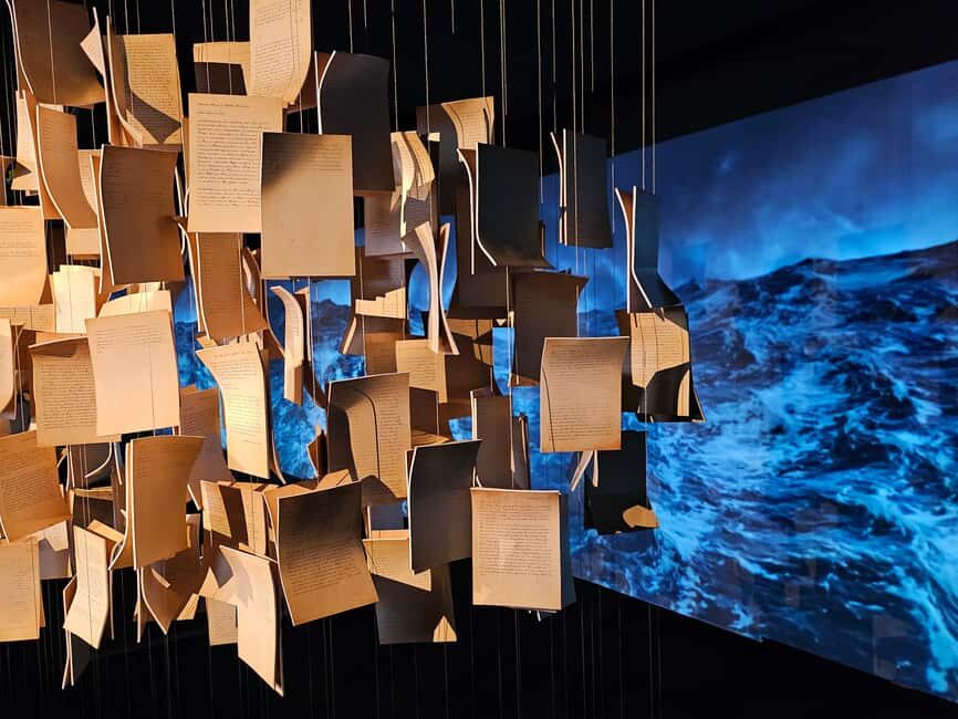 Vienna: Johann Strauss - Immersive Audiovisual Experience Ticket - The headphones and the real magic: location-based 3D sound