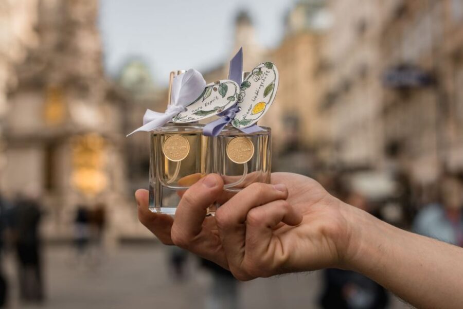 Vienna: KuK Perfumery Filz - Viennese Perfume Tasting - Walking into an Old Coffee House with a Perfume Lesson Plan