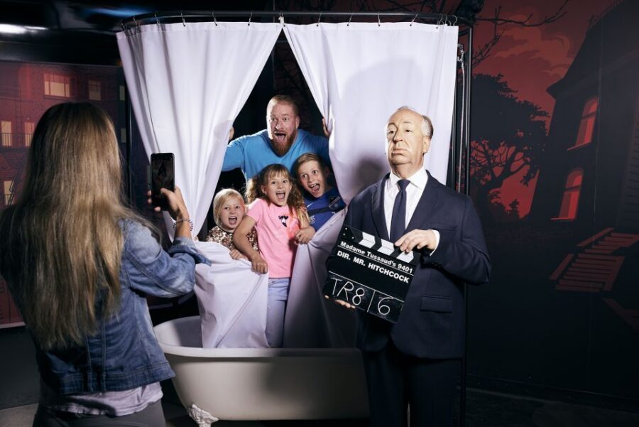 Vienna: Madame Tussauds Admission Ticket - Photo-op rooms that actually invite you in