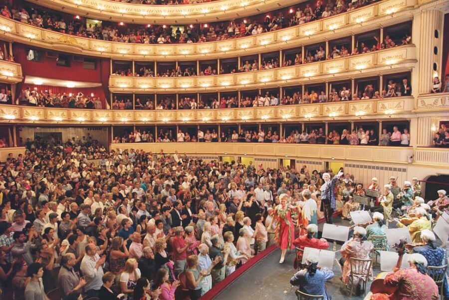 Vienna: Mozart Concert at the Vienna State Opera - Why this Mozart Concert in the Staatsoper feels like Vienna on purpose