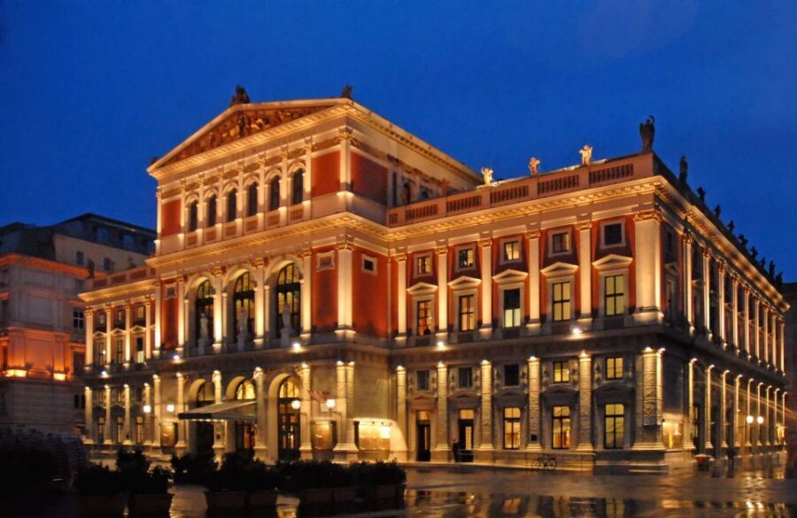Vienna: Mozart Concert with Dinner and Carriage Ride - Price and value: why $443 can make sense here
