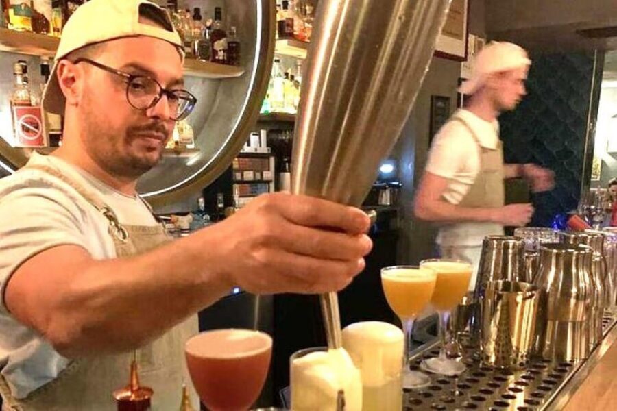 Vienna Nightlife: Food, Wine, Cocktails and Rooftop Bar Tour - Starting at Karlskirche: why this meeting point sets the right tone
