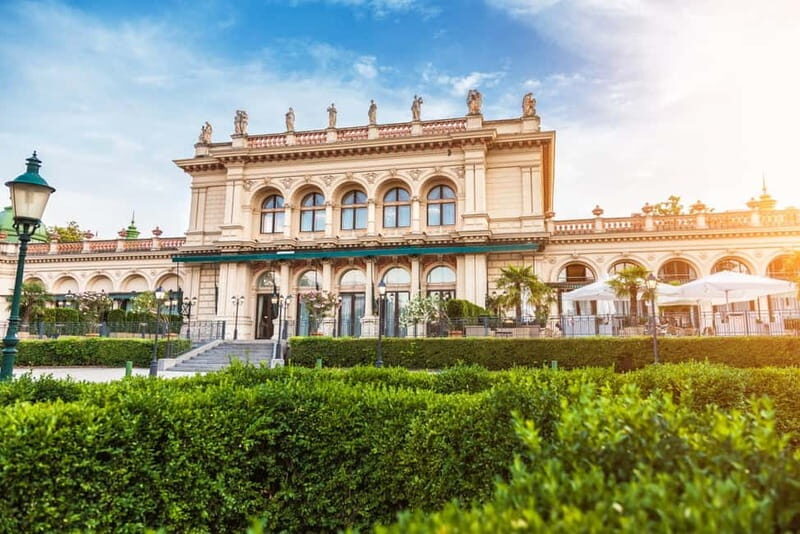 Vienna: Old Town Highlights Private or Group Walking Tour - Private vs group: what really changes in your day