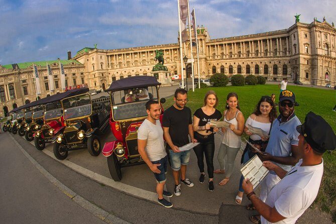 Vienna Oldtimer Tour (60 min) Incl. bottle of Prosecco - Opera area, Albertina, and the view-heavy middle of the loop