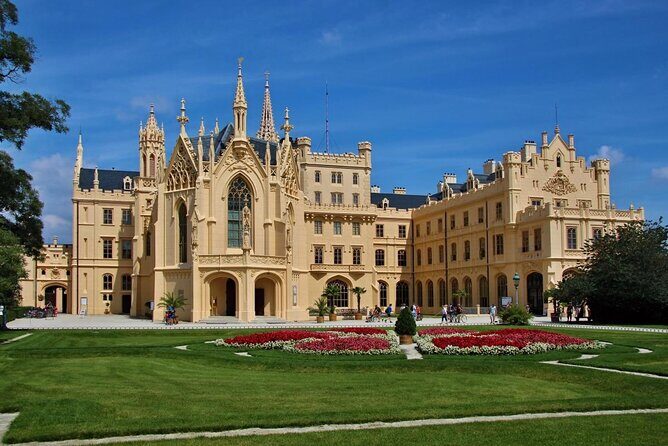 Vienna-Prague One-Way Sightseeing Tour Bus - Vienna to Prague in One Pass: why this bus tour makes sense