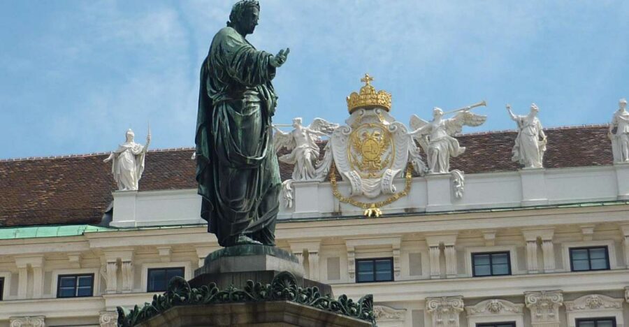 Vienna: Private Guided Walking Tour - Where You Start: Stephansplatz and the Route Shape