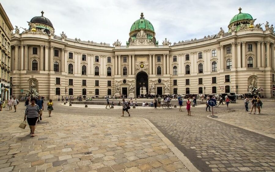 Vienna: Private Half-Day Sightseeing Tour - Schönbrunn Palace: the big one, so plan your exact plan