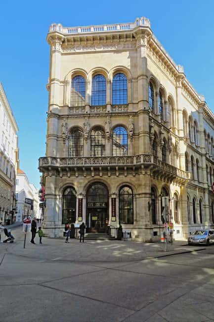 Vienna: Private Walking Tour of the Historic Center - Hidden Corners in Central Vienna: Lesser-Known Courtyards and Photo-Worthy Details