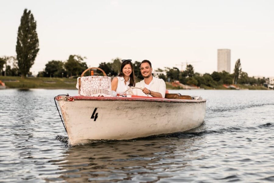 Vienna: Retro Boat Tour on the Danube River with Picnic - Tips to Make Your Danube Picnic Cruise Go Smoothly